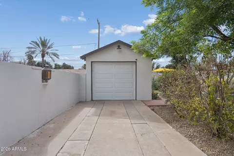 Exterior - 77 W Windsor Ave, Phoenix, AZ 85003 photo 3 of 18