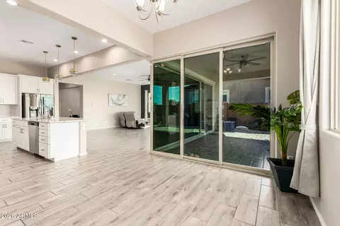 7528 W Warner St, Phoenix, AZ 85043 photo 2