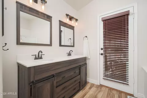 Bath - 932 N Marble St, Gilbert, AZ 85234 photo 2 of 3