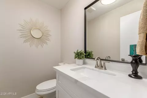 Bath - 4632 Escondido Ave, Mesa, AZ 85206 photo 1 of 4