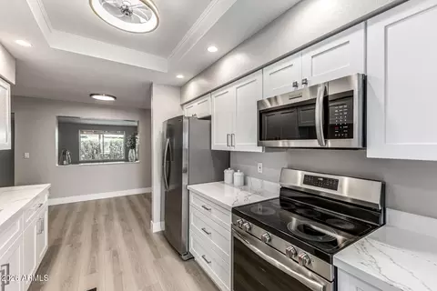 Kitchen - 4632 Escondido Ave, Mesa, AZ 85206 photo 3 of 4