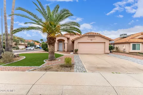 3525 E Wickieup Ln, Phoenix, AZ 85050