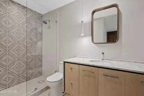 Bath - 4610 E Flower St, Phoenix, AZ 85018 photo 6 of 8