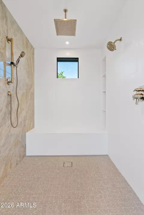 Bath - 4610 E Flower St, Phoenix, AZ 85018 photo 4 of 8