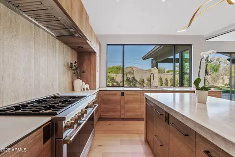 Kitchen - 4610 E Flower St, Phoenix, AZ 85018 photo 2 of 3
