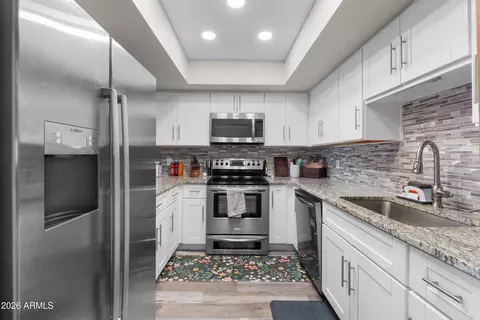 Kitchen - 202 E Ruth Ave #2, Phoenix, AZ 85020 photo 1 of 4