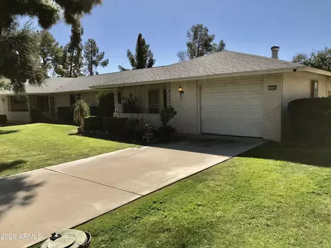 15430 N Lakeforest Dr, Sun City, AZ 85351