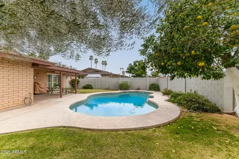 Exterior - 1941 E Pebble Beach Dr E, Tempe, AZ 85282 photo 6 of 9