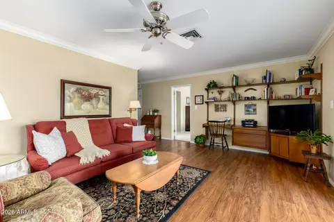 Living - 1941 E Pebble Beach Dr E, Tempe, AZ 85282 photo 2 of 4
