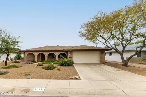 1941 E Pebble Beach Dr E, Tempe, AZ 85282