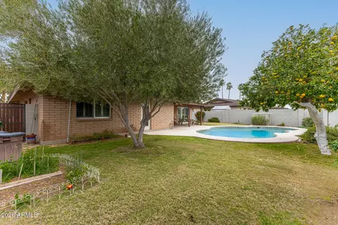 Exterior - 1941 E Pebble Beach Dr E, Tempe, AZ 85282 photo 5 of 9