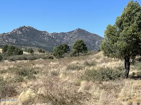 17424 S Juniper Dr #61, Peeples Valley, AZ 86332