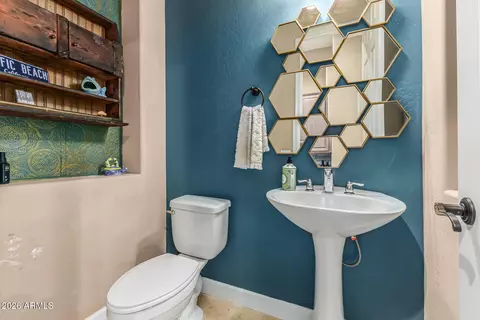 Bath - 3139 E Harwell Rd, Phoenix, AZ 85042 photo 1 of 4
