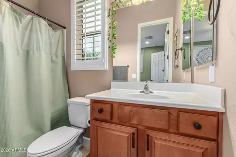 Bath - 3139 E Harwell Rd, Phoenix, AZ 85042 photo 3 of 4