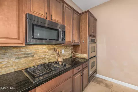 Kitchen - 3139 E Harwell Rd, Phoenix, AZ 85042 photo 2 of 3