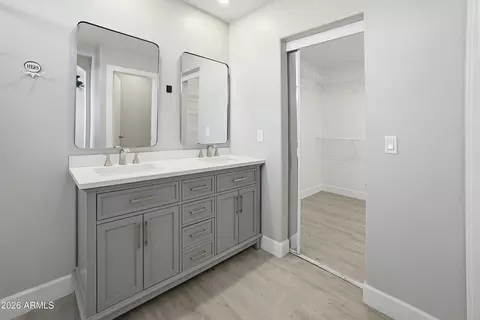 Bath - 3818 W Carson Rd, Phoenix, AZ 85041 photo 2 of 4