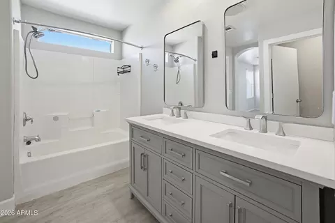 Bath - 3818 W Carson Rd, Phoenix, AZ 85041 photo 3 of 4
