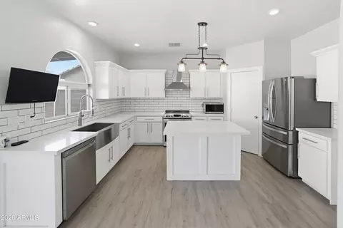 Kitchen - 3818 W Carson Rd, Phoenix, AZ 85041 photo 2 of 4