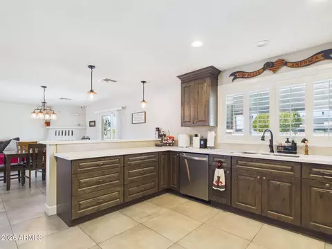 Kitchen - 3110 E Lupine Ave, Phoenix, AZ 85028 photo 4 of 4