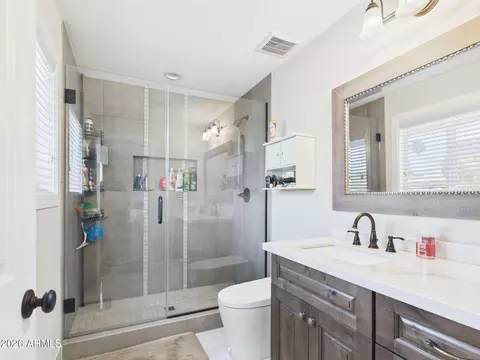 Bath - 3110 E Lupine Ave, Phoenix, AZ 85028 photo 2 of 2