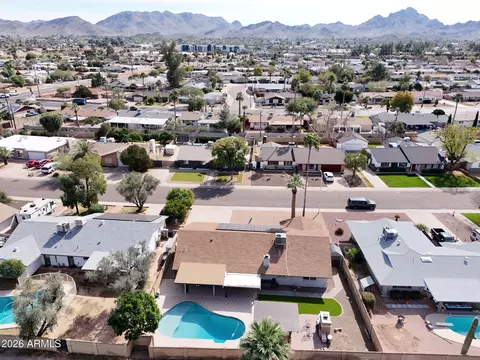 View/Area - 3110 E Lupine Ave, Phoenix, AZ 85028 photo 2 of 4