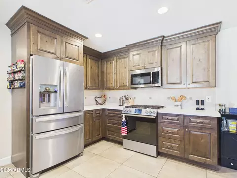 Kitchen - 3110 E Lupine Ave, Phoenix, AZ 85028 photo 3 of 4