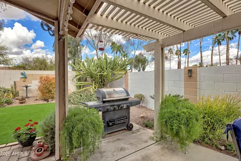 Exterior - 558 E Devon Dr, Gilbert, AZ 85296 photo 5 of 9