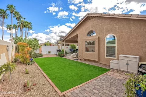 Exterior - 558 E Devon Dr, Gilbert, AZ 85296 photo 6 of 9