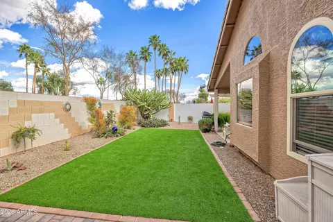 Exterior - 558 E Devon Dr, Gilbert, AZ 85296 photo 8 of 9