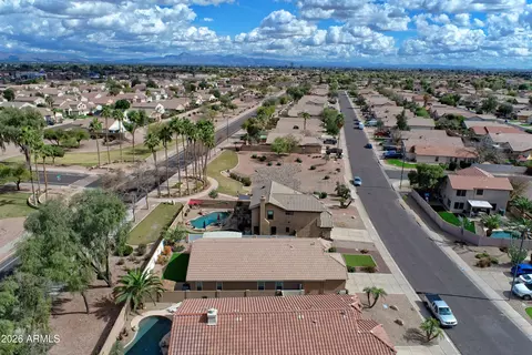 View/Area - 558 E Devon Dr, Gilbert, AZ 85296 photo 4 of 4