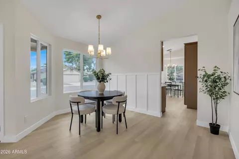 Dining - 3109 E Kerry Ln, Phoenix, AZ 85050 photo 1 of 2