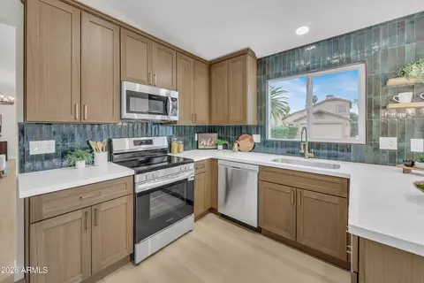 Kitchen - 3109 E Kerry Ln, Phoenix, AZ 85050 photo 4 of 4