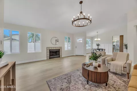 Living - 3109 E Kerry Ln, Phoenix, AZ 85050 photo 3 of 3