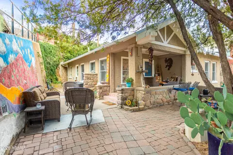 14 Maxfield Ave, Bisbee, AZ 85603