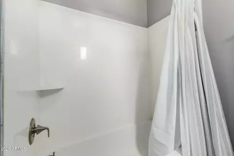 Bath - 2507 E Rustling Oaks Ln, Phoenix, AZ 85024 photo 5 of 5