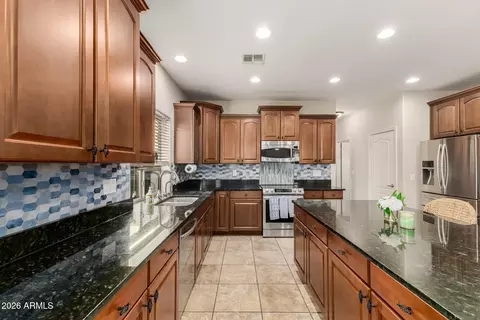 Kitchen - 2507 E Rustling Oaks Ln, Phoenix, AZ 85024 photo 2 of 3