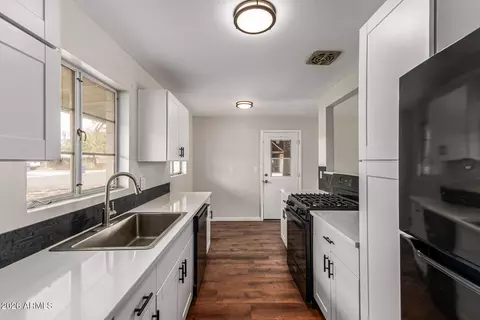 Kitchen - 611 Encanto Dr, Tempe, AZ 85281 photo 3 of 3