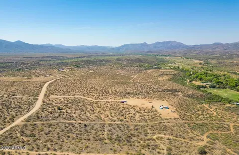 000 S Wagoner Rd #D, Congress, AZ 85332