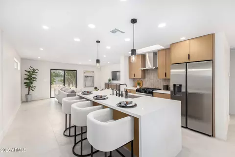 Kitchen - 3247 E Sheridan St, Phoenix, AZ 85008 photo 2 of 6