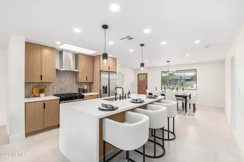 Kitchen - 3247 E Sheridan St, Phoenix, AZ 85008 photo 4 of 6