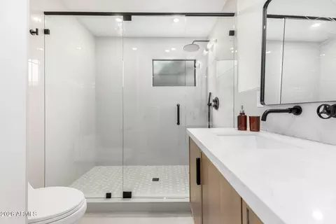 Bath - 3247 E Sheridan St, Phoenix, AZ 85008 photo 4 of 8