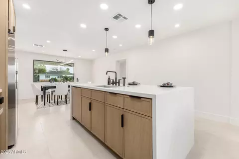 Kitchen - 3247 E Sheridan St, Phoenix, AZ 85008 photo 5 of 6