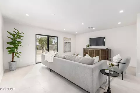 Living - 3247 E Sheridan St, Phoenix, AZ 85008 photo 1 of 2