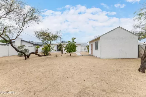 Exterior - 3247 E Sheridan St, Phoenix, AZ 85008 photo 5 of 6