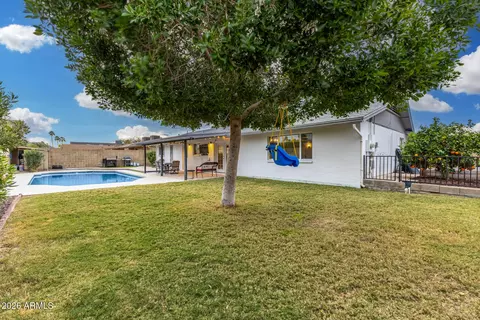 Exterior - 3025 E Sierra St, Phoenix, AZ 85028 photo 11 of 14