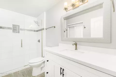 Bath - 3025 E Sierra St, Phoenix, AZ 85028 photo 1 of 3