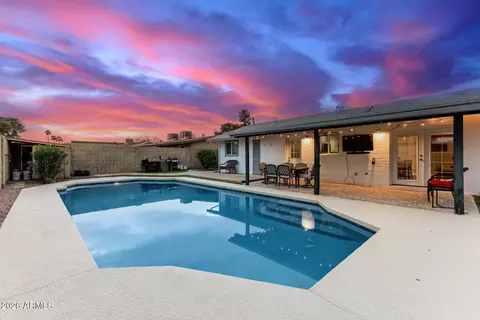 Exterior - 3025 E Sierra St, Phoenix, AZ 85028 photo 5 of 14