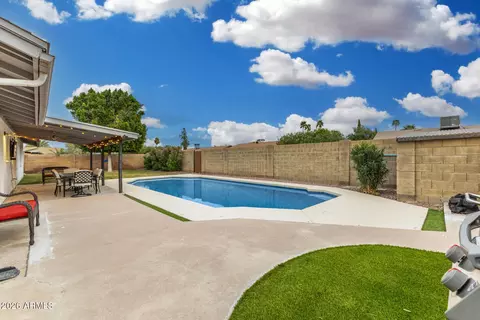 Exterior - 3025 E Sierra St, Phoenix, AZ 85028 photo 10 of 14