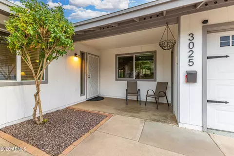 Exterior - 3025 E Sierra St, Phoenix, AZ 85028 photo 1 of 14