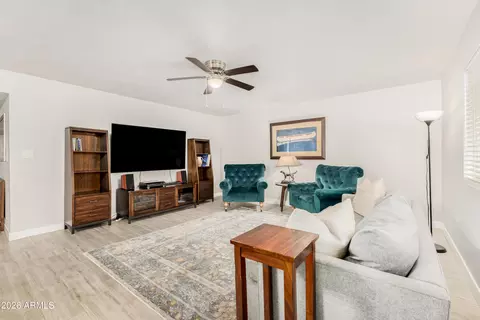 Living - 3025 E Sierra St, Phoenix, AZ 85028 photo 4 of 4
